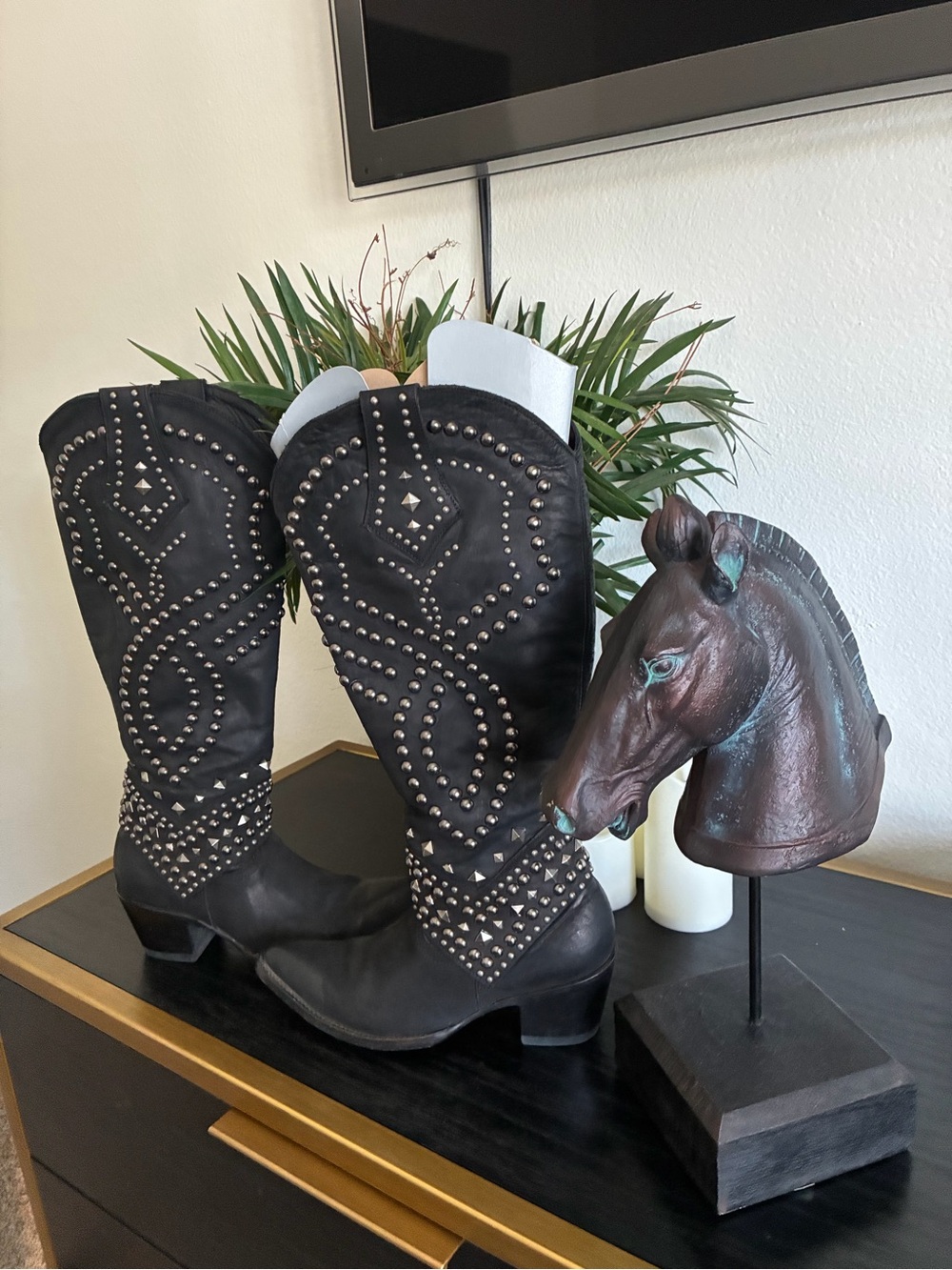 Old Gringo Black Studded Leather Heeled Boots beautiful and rare
